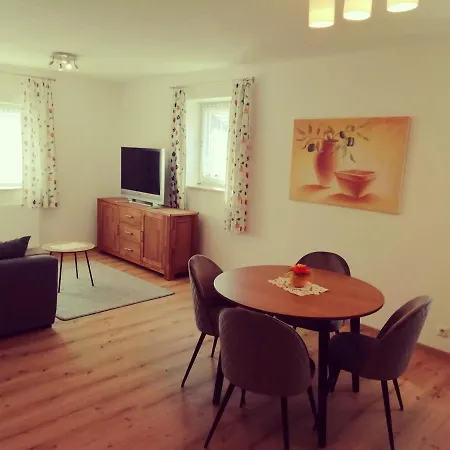 Ferienwohnung Im Buchelsteiner Hof Διαμέρισμα *